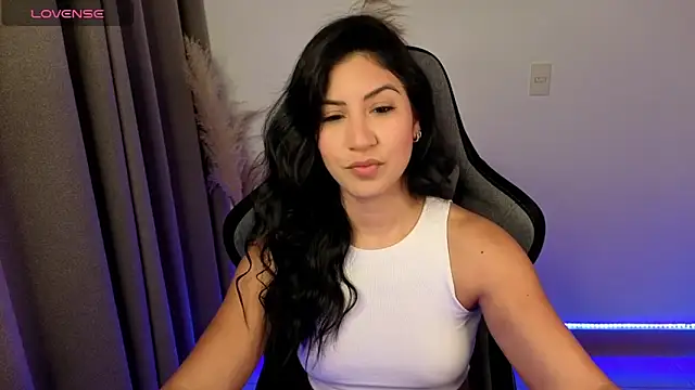 Snapshot of chloebum_ chatting on May 19, 11:05 am chloebum online show from May 19, 11:05 am
