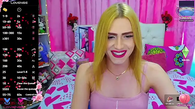 Snapshot of golden_girl01 chatting on May 9, 7:41 pm golden girl01 online show from May 9, 7:41 pm