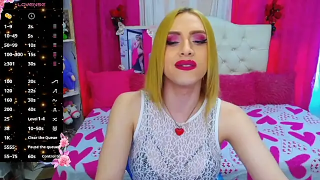 Snapshot of golden_girl01 chatting on May 27, 6:16 pm golden girl01 online show from May 27, 6:16 pm