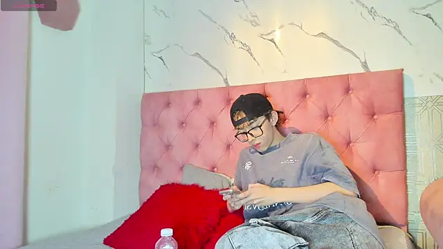 double temptation2 online show from December 17, 8:59 pm