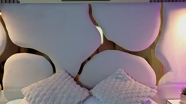 Snapshot of lunajones__ chatting on December 15, 8:46 pm lunajones online show from December 15, 8:46 pm