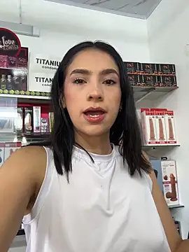 lunaluxury22 online show from March 18, 1:47 pm