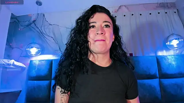 Victoria01  online show from March 30, 9:32 am