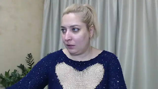 sweetpussy13 online show from December 8, 7:15 am