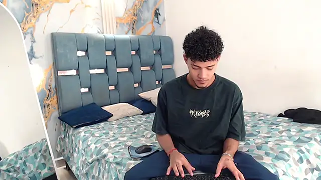 DIAMOND BLACKS online show from April 7, 7:20 am