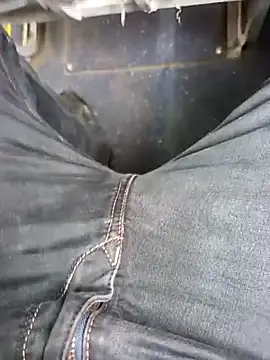 Snapshot of strongtits chatting on December 16, 12:43 pm strongtits online show from December 16, 12:43 pm