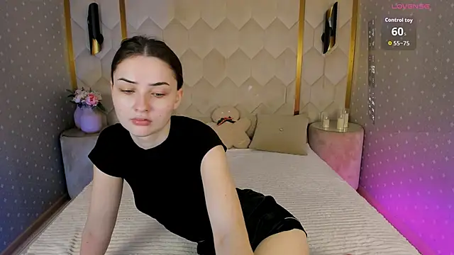 LissieVibes online show from February 25, 1:43 pm