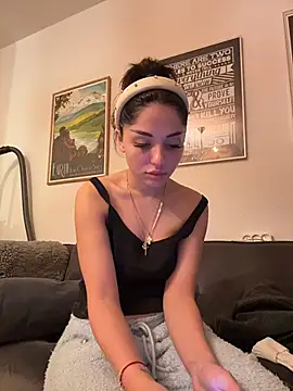 SilkyMira online show from February 7, 9:29 pm