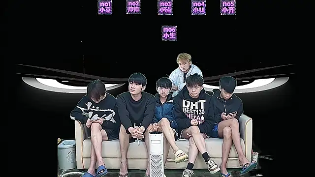 Snapshot of yujiannanpu chatting on January 6, 2:59 am yujiannanpu online show from January 6, 2:59 am