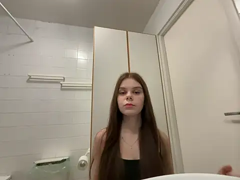 LeyaFlamy online show from December 14, 4:34 pm