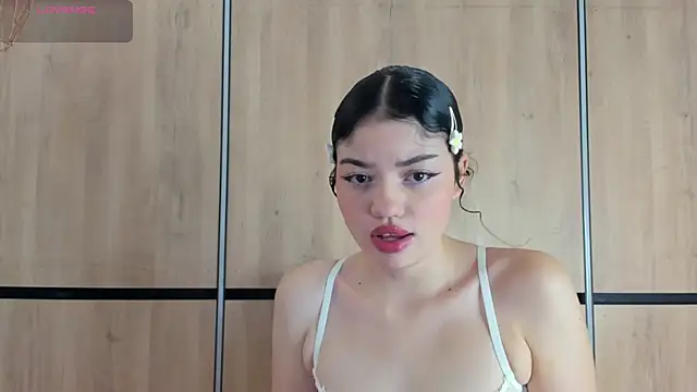 chloe cortez online show from July 4, 12:00 pm