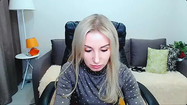 Hanna--Sweet online show from March 7, 9:17 am