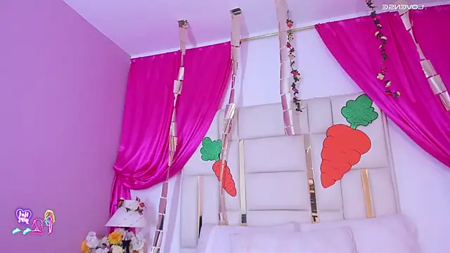 Silvanna-Casstro online show from April 8, 11:32 am