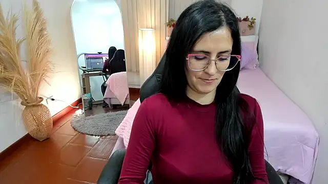 Snapshot of Isa_Emm chatting on January 7, 7:38 pm Isa Emm online show from January 7, 7:38 pm