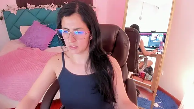 Snapshot of Isa_Emm chatting on February 6, 7:06 pm Isa Emm online show from February 6, 7:06 pm