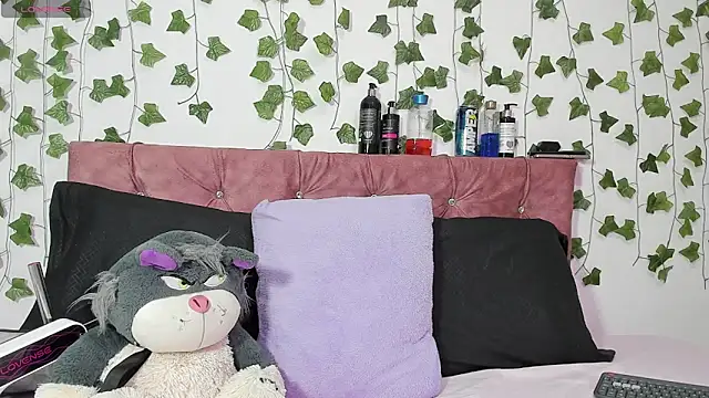 Ayla-marttinez online show from July 15, 2:39 am