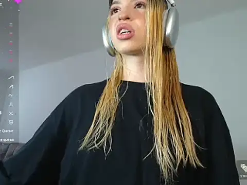 alina lee online show from December 14, 8:57 pm