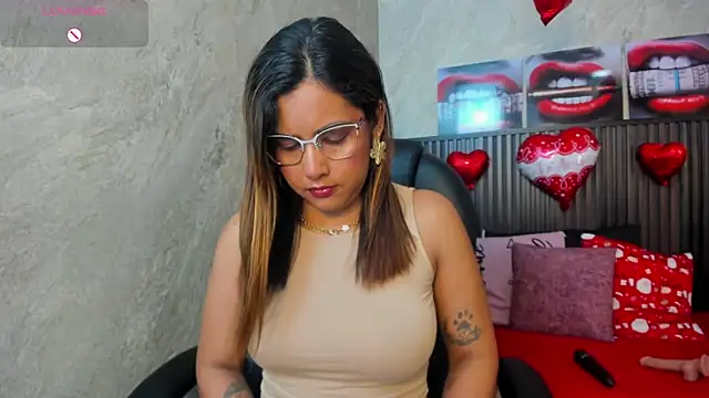 Snapshot of scarletbaker__ chatting on February 14, 1:19 pm scarletbaker online show from February 14, 1:19 pm