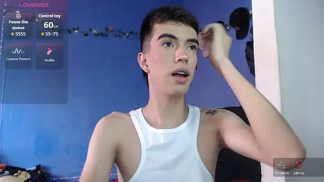 Snapshot of Juan_Gomezz26 chatting on June 6, 8:13 pm Juan Gomezz26 online show from June 6, 8:13 pm