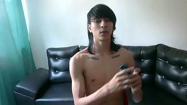 Snapshot of SebasT-sex chatting on February 19, 3:30 pm SebasT-sex online show from February 19, 3:30 pm