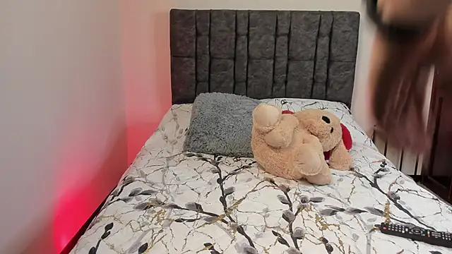 Snapshot of Annalia69 chatting on January 6, 8:29 am Annalia69 online show from January 6, 8:29 am