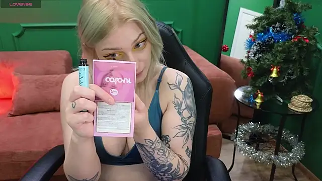 Snapshot of Aska_Asami chatting on December 16, 10:04 pm Aska Asami online show from December 16, 10:04 pm