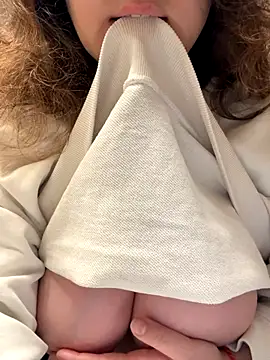 luisa evans online show from December 15, 9:19 pm