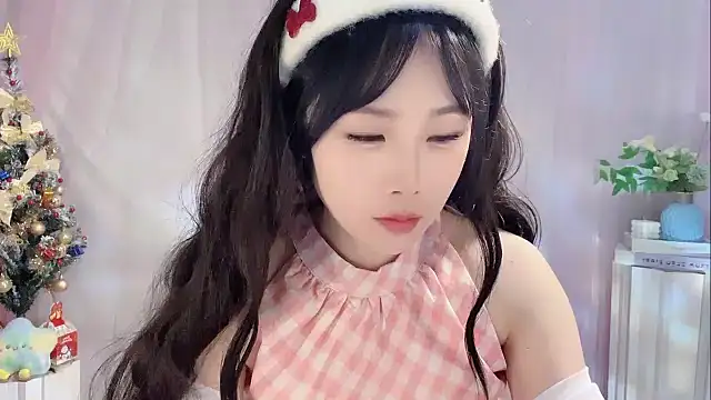 Snapshot of Pinkgirl520 chatting on December 21, 1:46 am Pinkgirl520 online show from December 21, 1:46 am