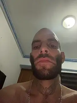 Snapshot of WoolyEarpiece chatting on December 14, 9:03 am WoolyEarpiece online show from December 14, 9:03 am