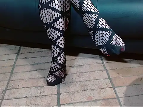 cleodoranoir online show from December 18, 2:01 pm