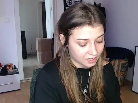 Snapshot of AlienforTwenty chatting on December 18, 9:26 am AlienforTwenty online show from December 18, 9:26 am