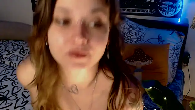 Snapshot of AlienforTwenty chatting on February 28, 2:12 am AlienforTwenty online show from February 28, 2:12 am