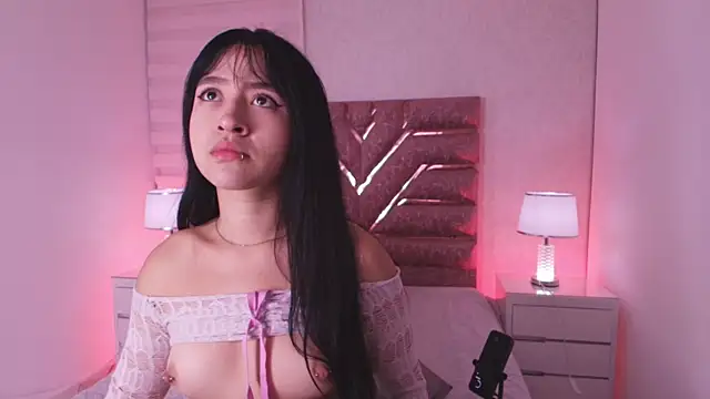 sofia go  online show from April 18, 11:58 am