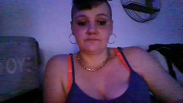 Snapshot of intense888 chatting on December 19, 6:48 pm intense888 online show from December 19, 6:48 pm