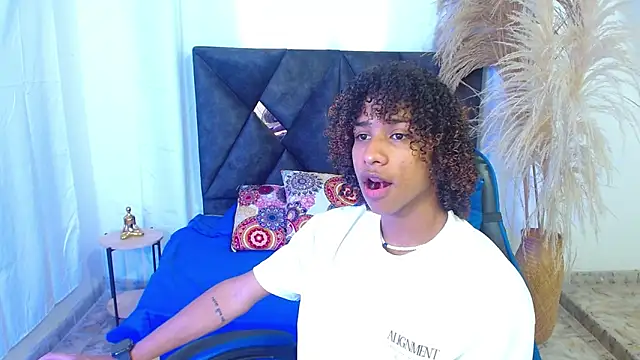 angelll18  online show from March 25, 9:10 pm