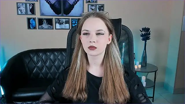 Snapshot of SsoniaRay chatting on December 17, 12:11 pm SsoniaRay online show from December 17, 12:11 pm