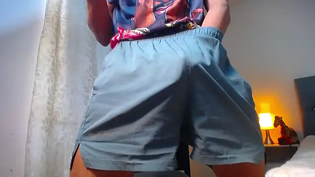 Snapshot of TOMBOYSEXX chatting on April 23, 8:22 pm TOMBOYSEXX online show from April 23, 8:22 pm