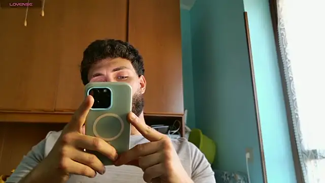 Snapshot of mark_ariete chatting on May 30, 2:25 pm mark ariete online show from May 30, 2:25 pm