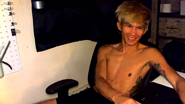 Snapshot of jhaycobXgarcia chatting on March 31, 6:03 am jhaycobXgarcia online show from March 31, 6:03 am