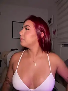 Snapshot of Zarahs_Blare1 chatting on December 16, 2:38 am Zarahs Blare1 online show from December 16, 2:38 am