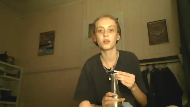 Snapshot of lilahandclancy chatting on December 14, 1:05 pm lilahandclancy online show from December 14, 1:05 pm