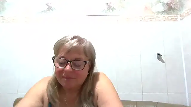 LinaLight88 online show from April 10, 7:40 pm