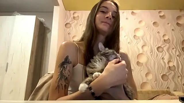 Snapshot of YolondaLillie chatting on December 14, 10:42 am YolondaLillie online show from December 14, 10:42 am