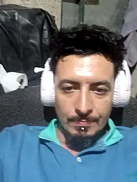 Snapshot of Tincho29 chatting on December 14, 12:10 pm Tincho29 online show from December 14, 12:10 pm