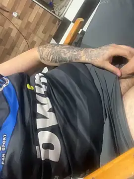 Snapshot of Gmeiro chatting on December 14, 11:26 am Gmeiro online show from December 14, 11:26 am