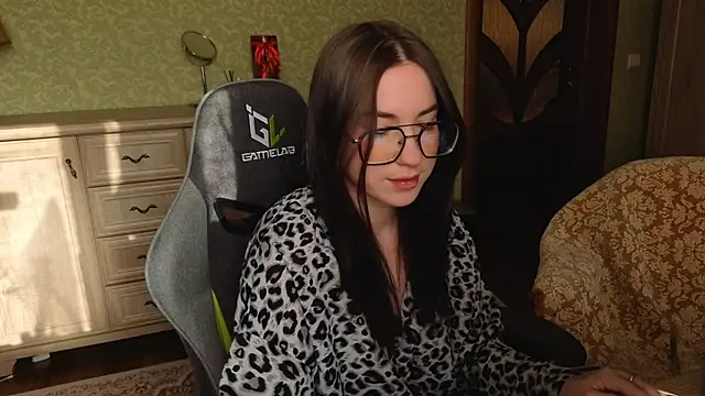 Snapshot of AnneAverry chatting on February 3, 10:53 am AnneAverry online show from February 3, 10:53 am