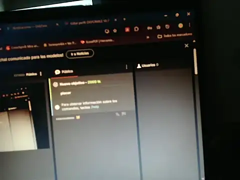 Snapshot of derekcaicedo_ chatting on December 16, 12:26 am derekcaicedo online show from December 16, 12:26 am