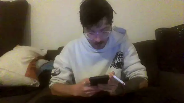 Snapshot of atreus69big chatting on May 7, 8:14 pm atreus69big online show from May 7, 8:14 pm