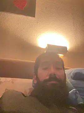 Snapshot of hornysneyhey chatting on December 14, 8:02 pm hornysneyhey online show from December 14, 8:02 pm