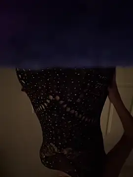 Snapshot of strawberry_but chatting on December 15, 12:15 am strawberry but online show from December 15, 12:15 am